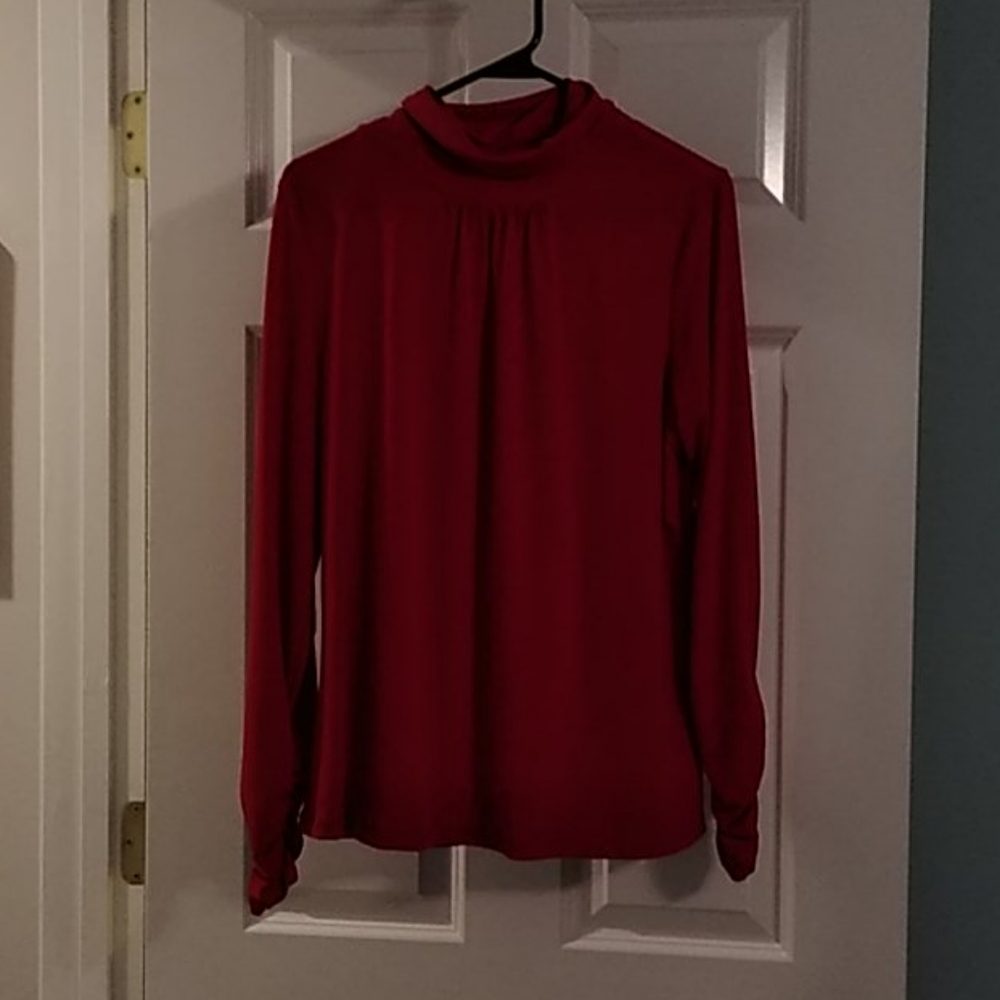 Susan Graver Beautiful Red Turtleneck - M